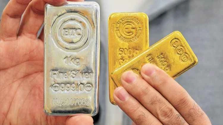 Wani attajiri ɗan ƙasar Sin mai ban mamaki ya sami kimanin RMB biliyan 2 ta hanyar sayar da azurfa mara komai.