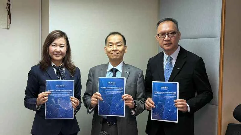 Mata daraktoci masu zaman kansu suna wakiltar kashi 9.4% ne kawai na hukumar gudanarwar kamfanonin da aka lissafa a Hong Kong.