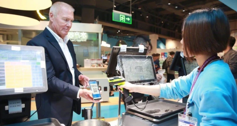 Wani jami'i daga Hukumar Kula da Yanar Gizo ta Intanet ta China ya amsa tambayoyin 'yan jarida game da "Aiwatar da Ra'ayoyin kan Inganta Sauƙin Ayyukan Dijital ga 'yan ƙasashen waje da ke shigowa ƙasar."